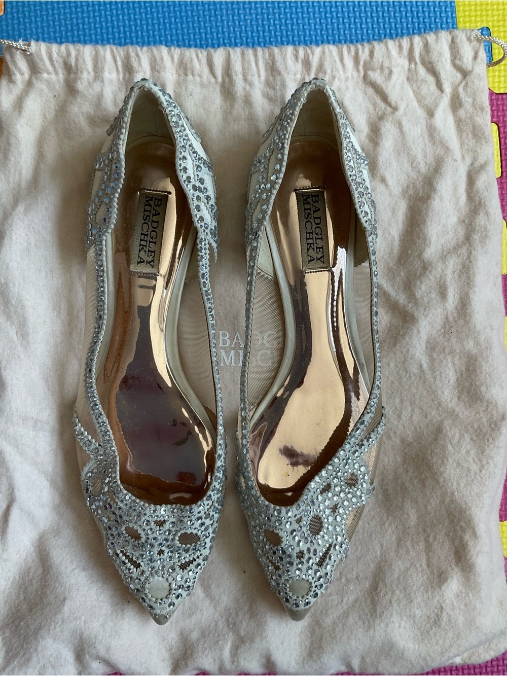 💎Badgley Mischka 9 Wide Ivory Satin Silver Crystal Embellished Pointed Toe Flats